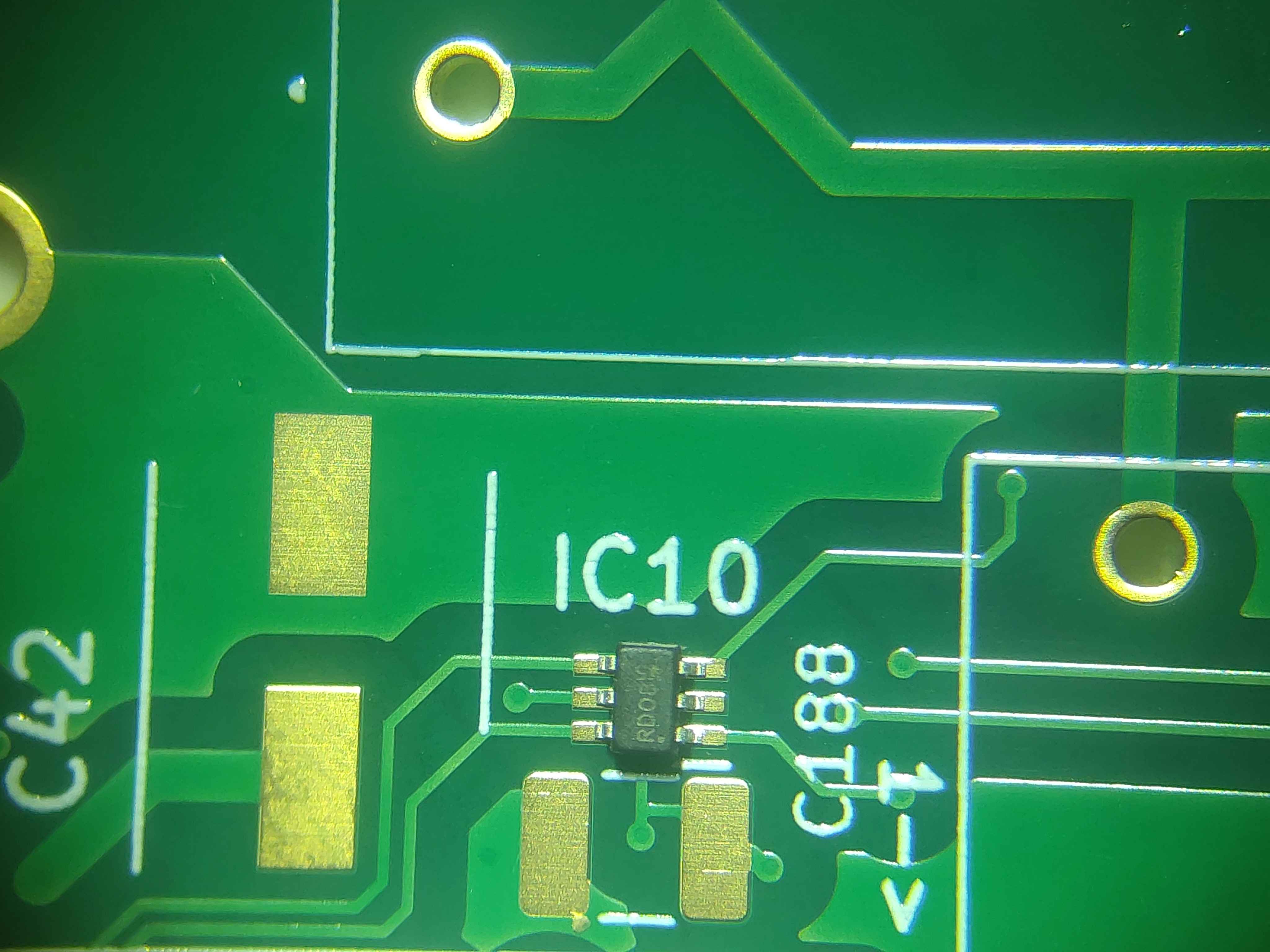 IC polarity: package dot aligned with the board polarity mark