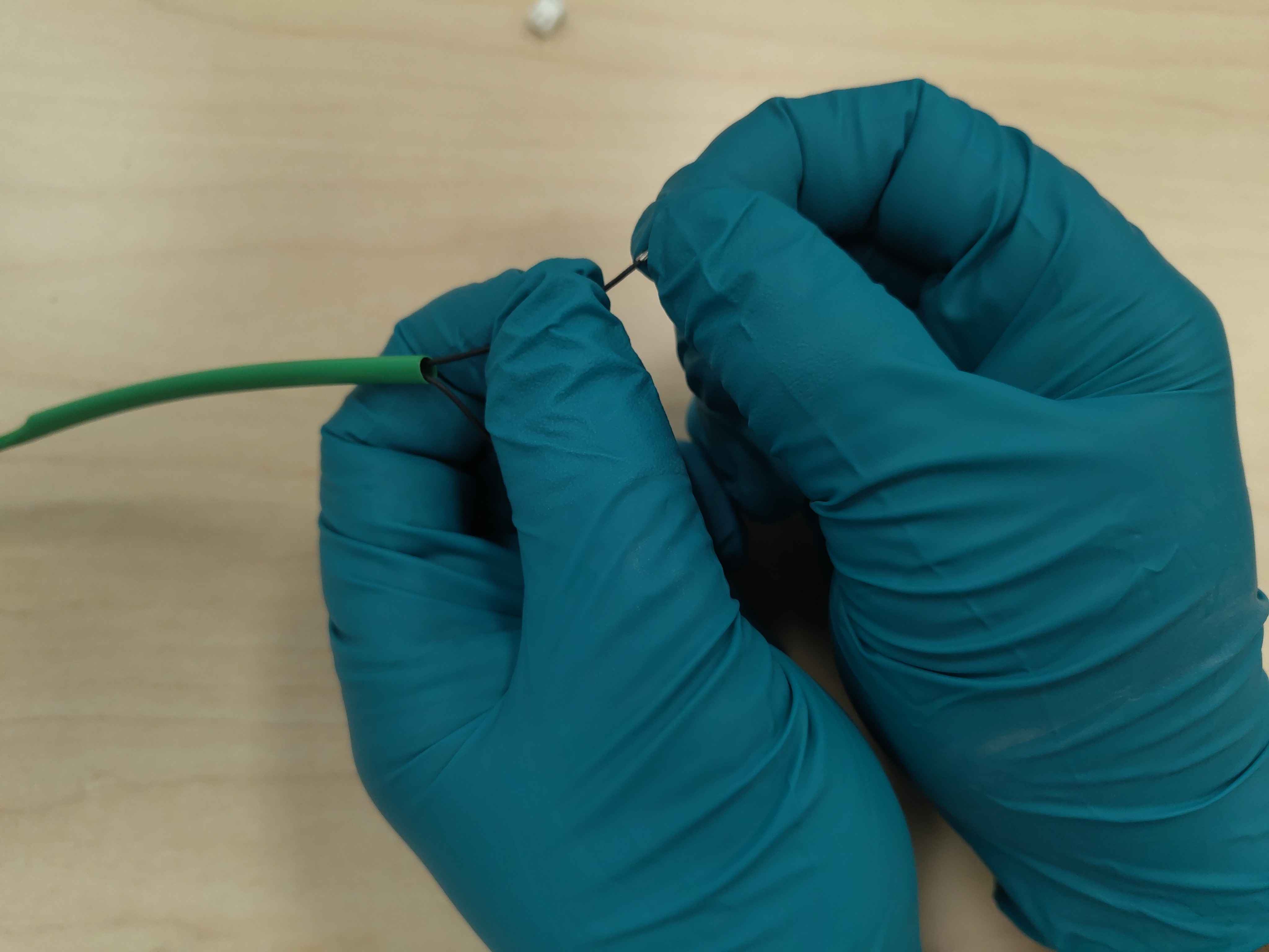 Performing a pull test on a freshly crimped terminal