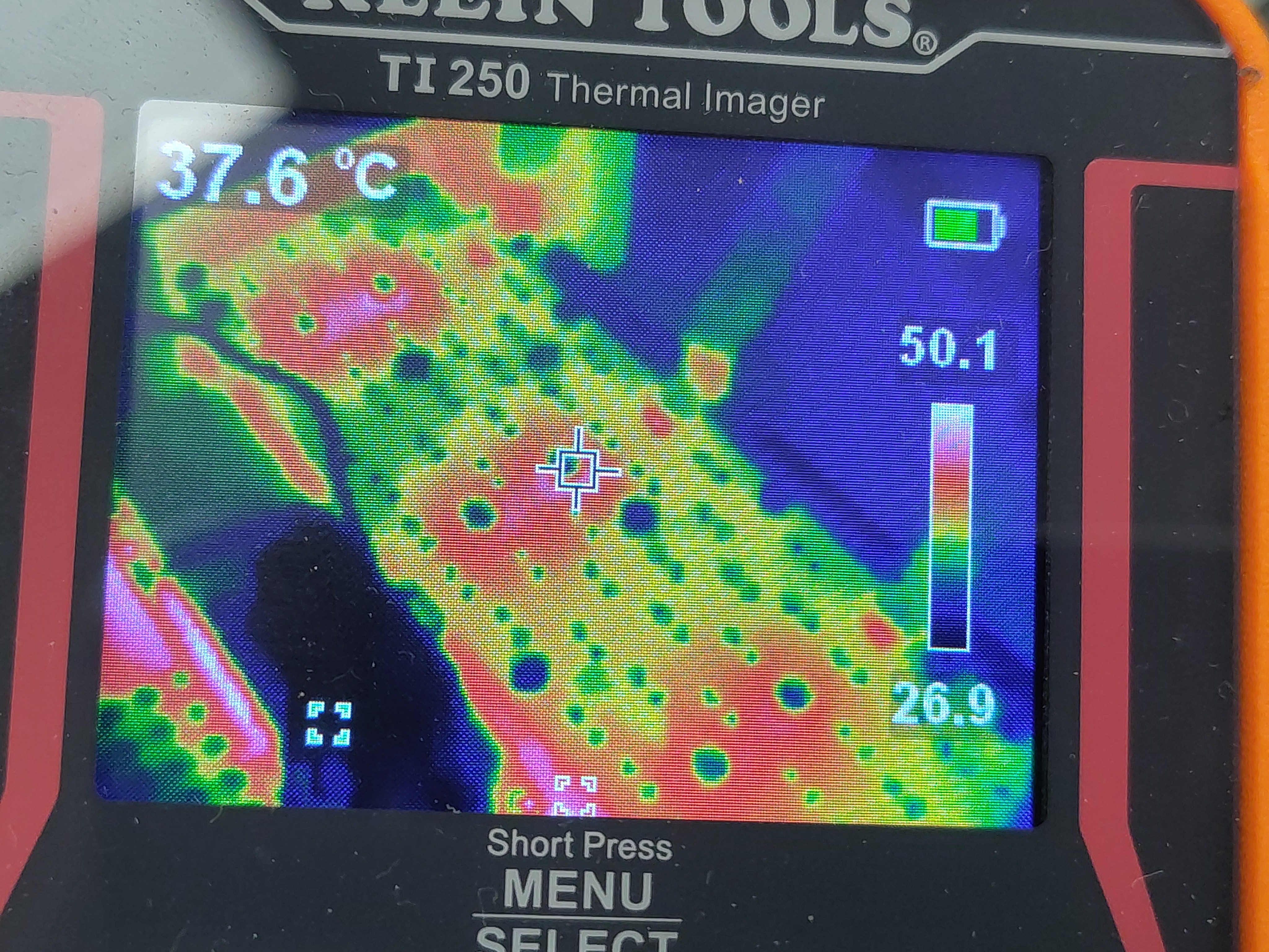 TI250: power board ~18 min into the hold, 37.6 °C at the crosshair, 50.1 °C max