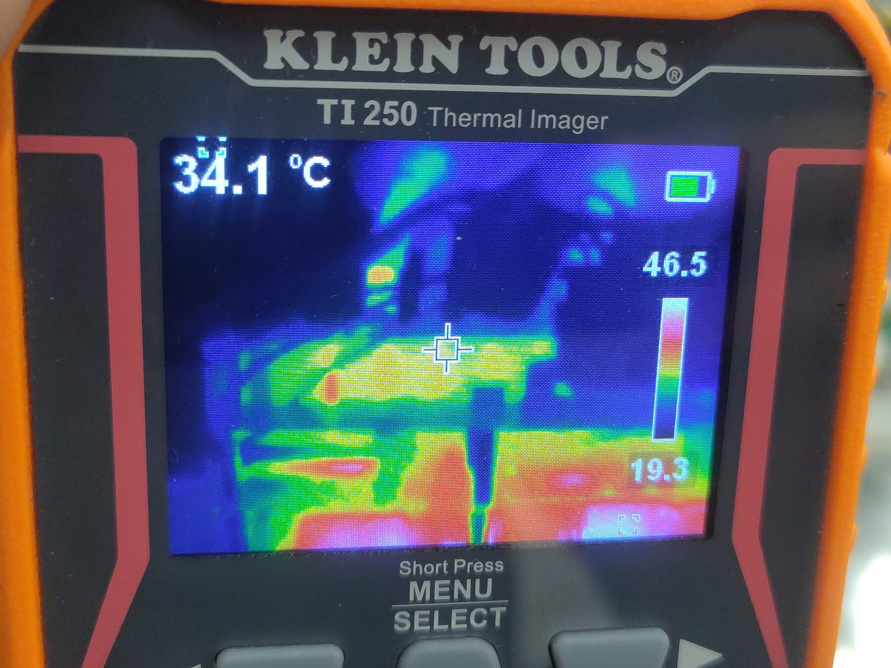 TI250 thermal view 3 (crosshair 34.1 °C, spot max 46.5 °C)